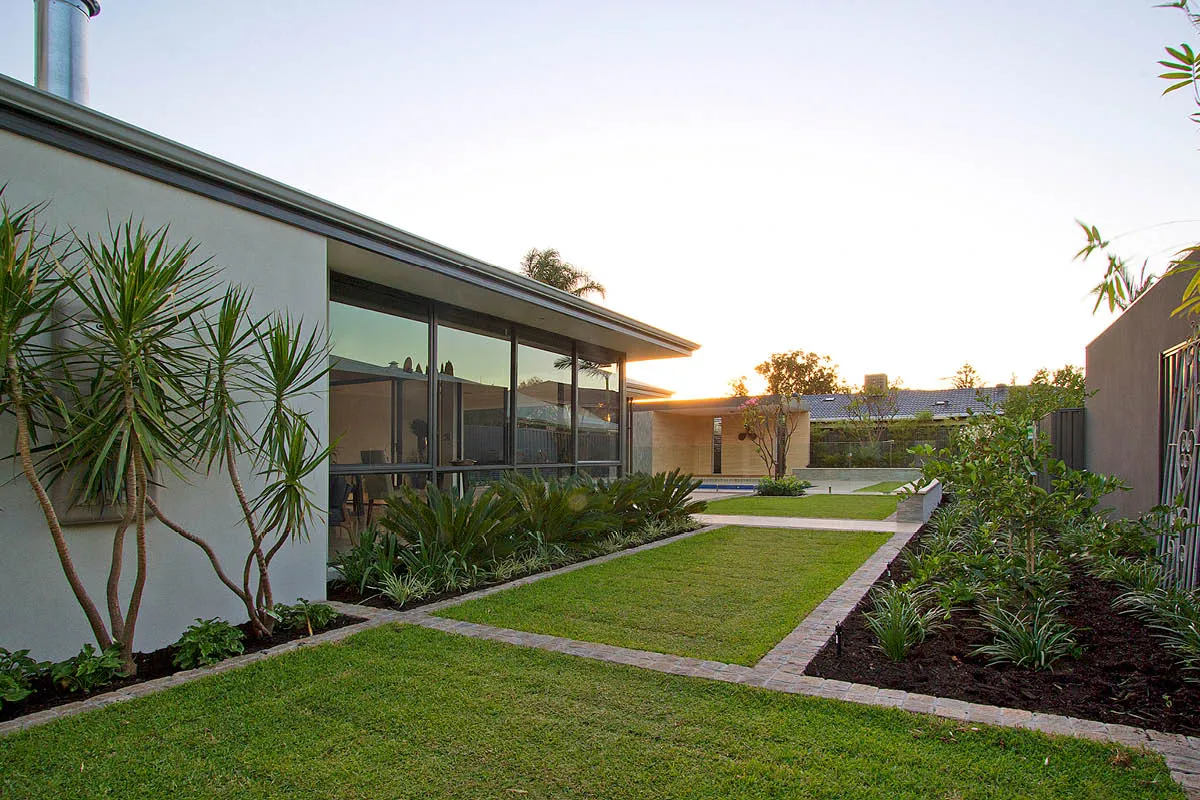 Brentwood, WA landscape design by Mondo Landscapes, photo 13